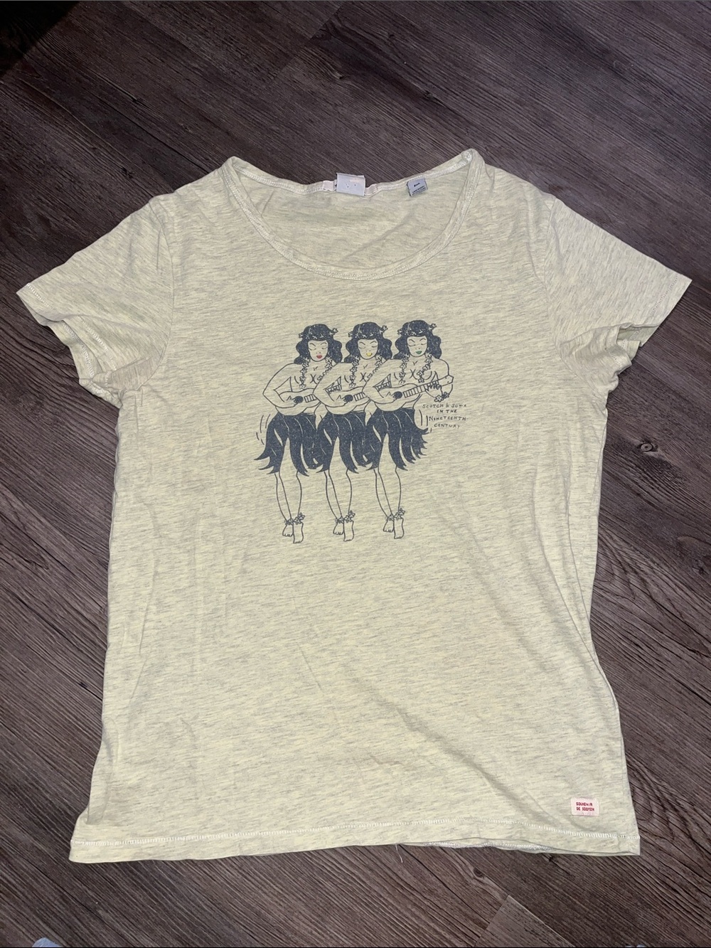 SCOTCH & SODA Pale Yellow Graphic Hula Tee